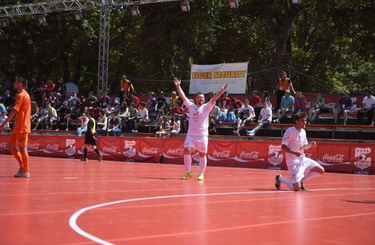 GALERIE FOTO » Spectacol la partida dintre Liceul Constantin Brâncuși (Petrila) și Colegiul Economic Transilvania (Tg. Mureș), scor 3-2