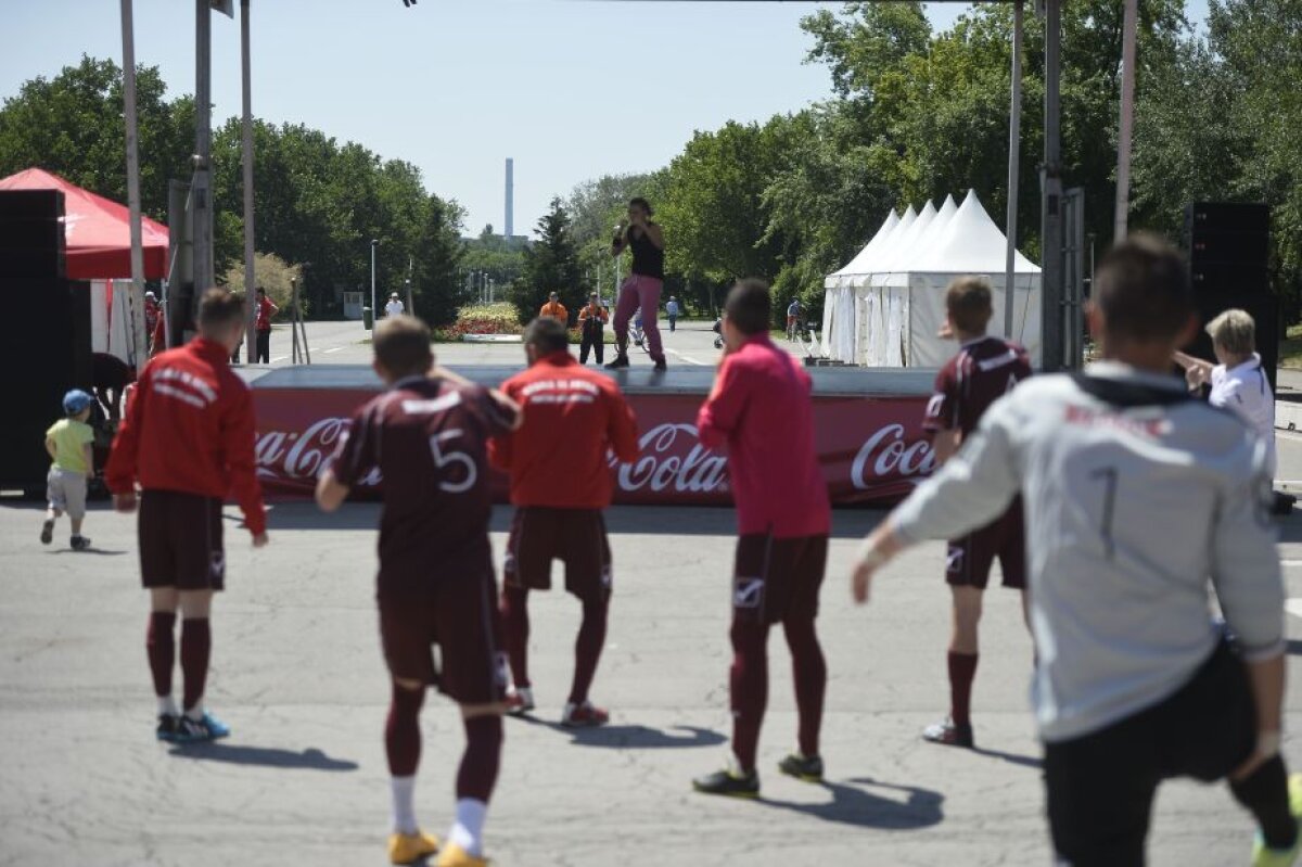 GALERIE FOTO Show în Cupa Coca Cola! O zi de sîmbătă spectaculoasă, cu goluri multe! Am aflat cele 4 finaliste