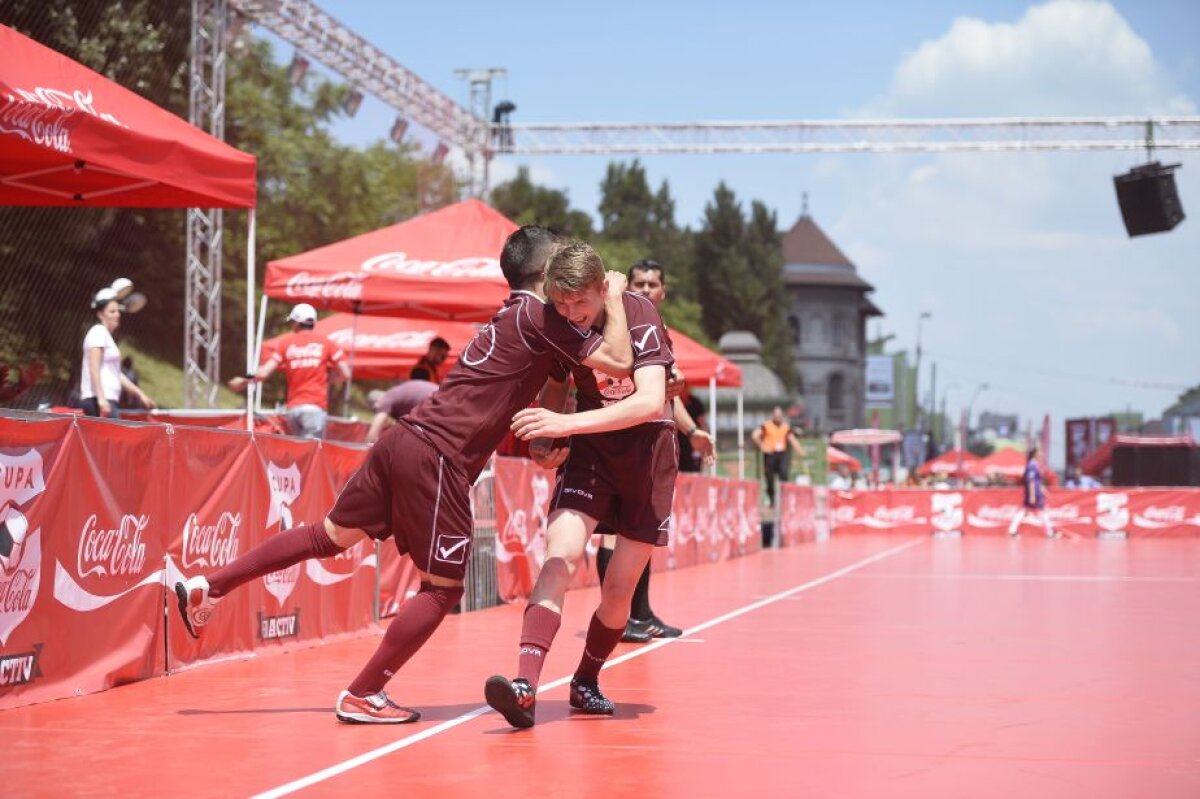 GALERIE FOTO Show în Cupa Coca Cola! O zi de sîmbătă spectaculoasă, cu goluri multe! Am aflat cele 4 finaliste