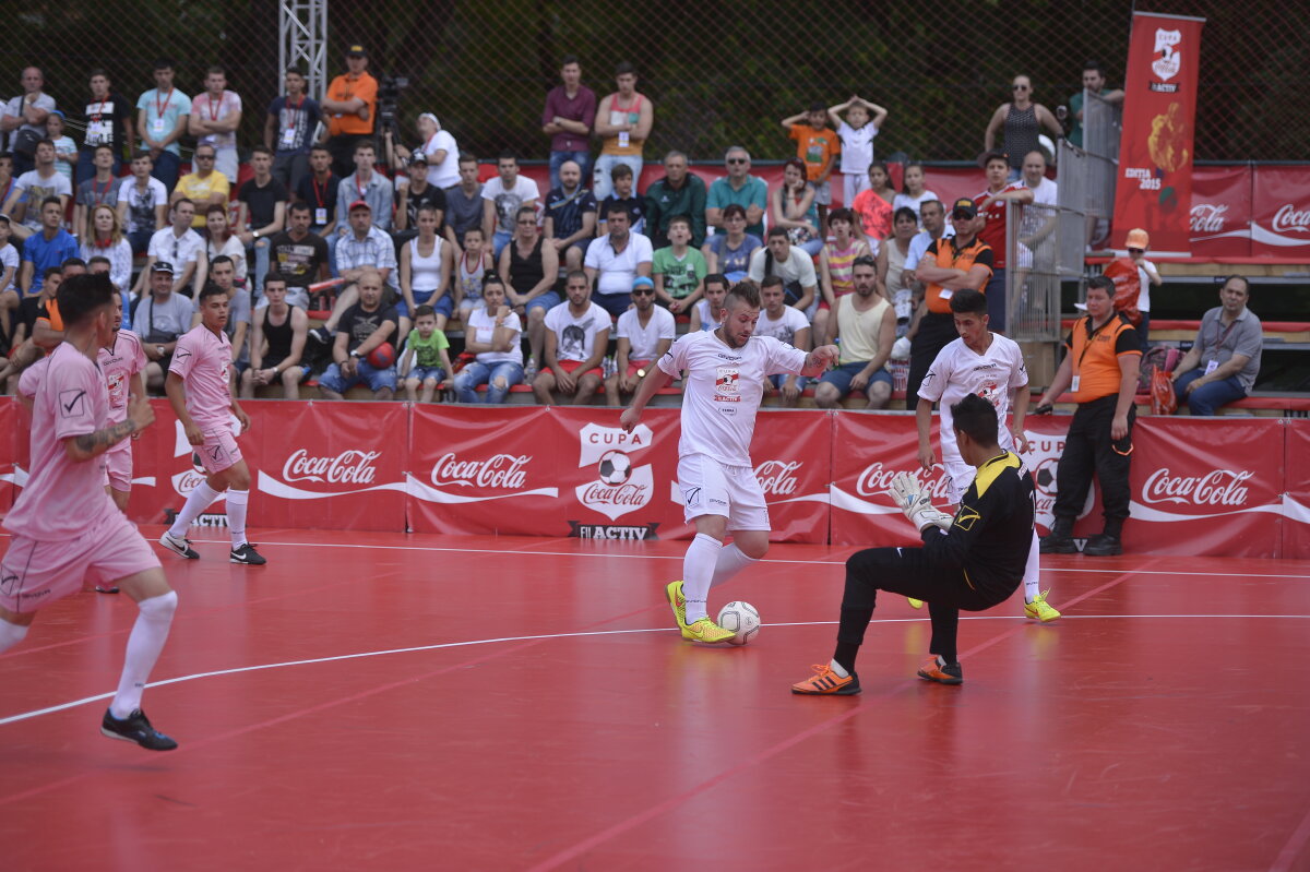 FOTO Cupa Coca-Cola și-a desemnat cîştigătorii! LPS Cluj s-a impus clar la feminin, iar Liceul Doamna Chiajna la masculin!