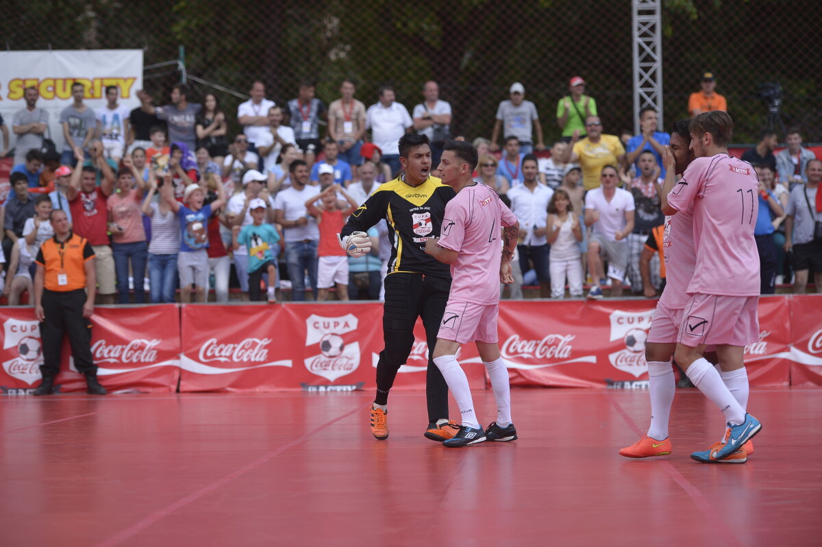 FOTO Cupa Coca-Cola și-a desemnat cîştigătorii! LPS Cluj s-a impus clar la feminin, iar Liceul Doamna Chiajna la masculin!