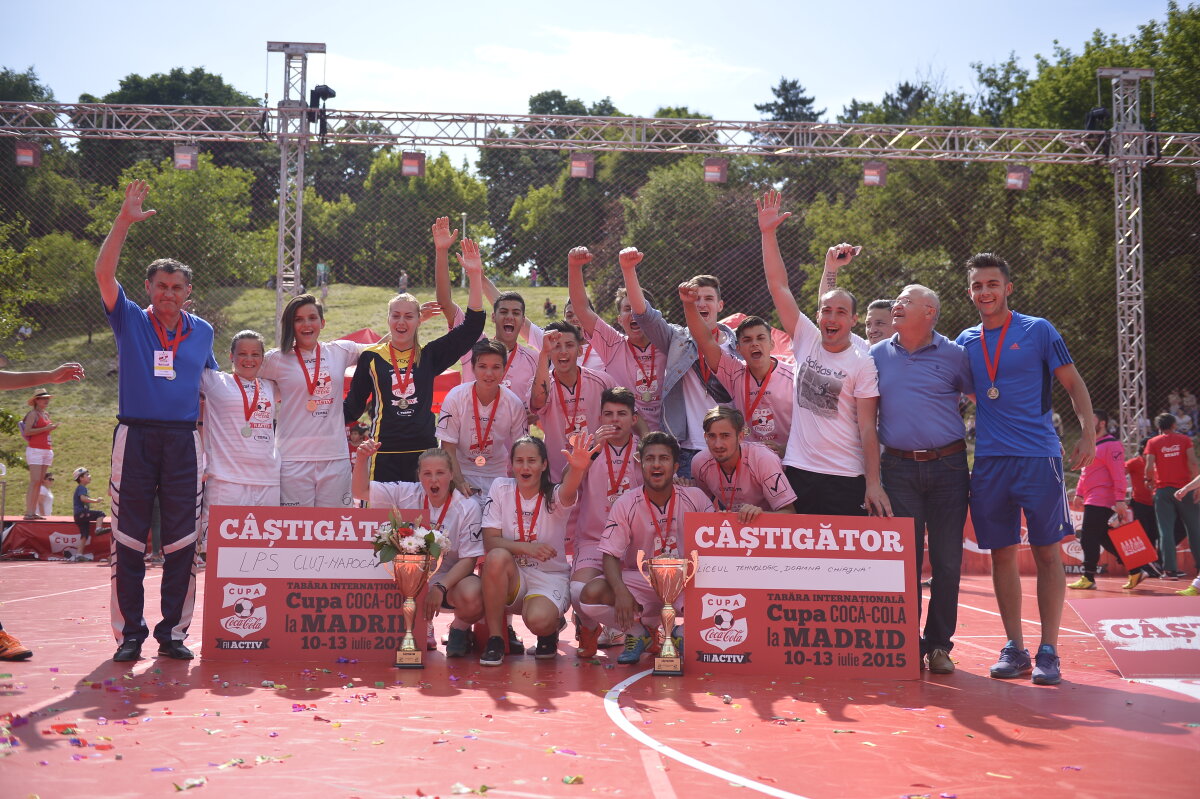 FOTO Cupa Coca-Cola și-a desemnat cîştigătorii! LPS Cluj s-a impus clar la feminin, iar Liceul Doamna Chiajna la masculin!