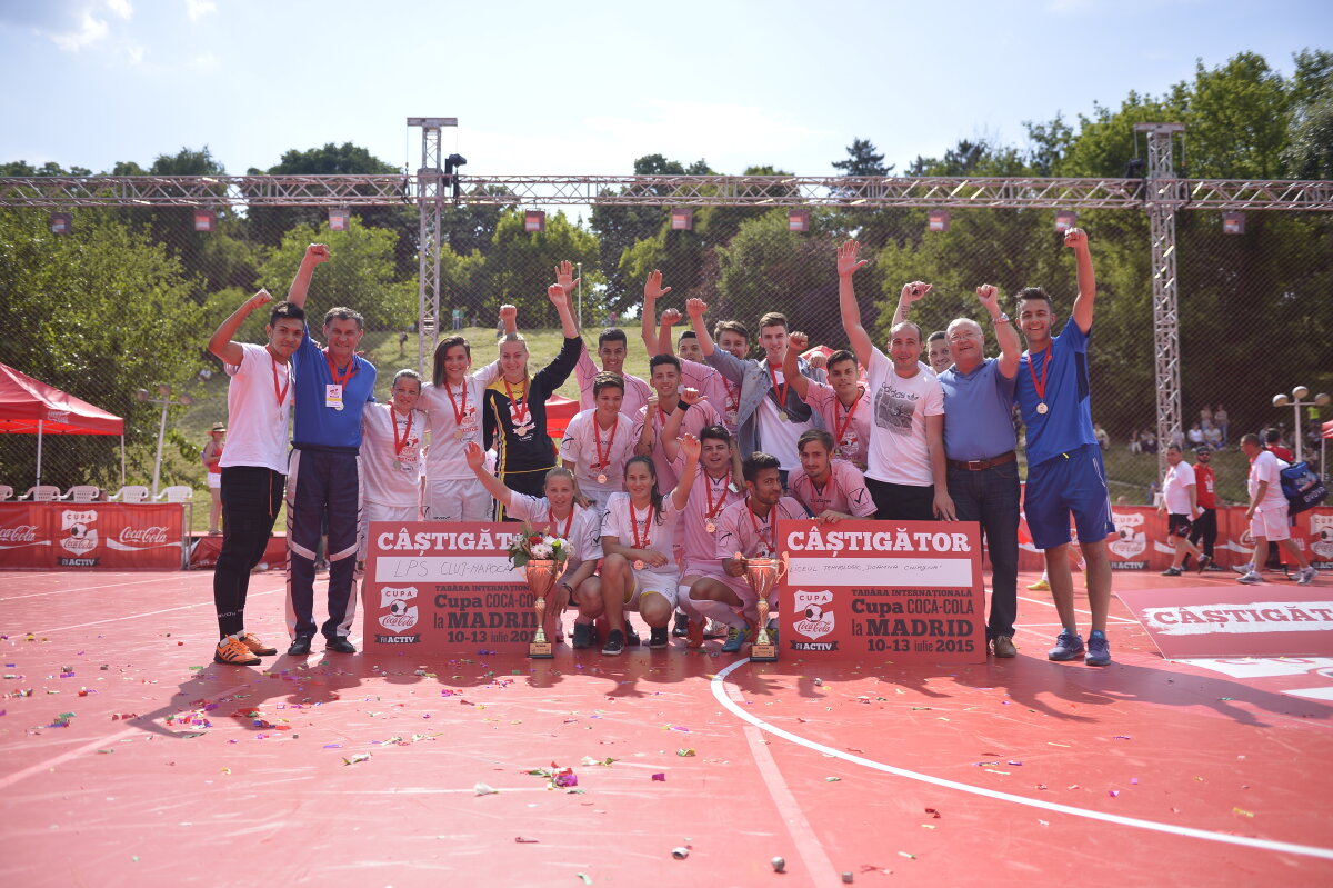 FOTO Cupa Coca-Cola și-a desemnat cîştigătorii! LPS Cluj s-a impus clar la feminin, iar Liceul Doamna Chiajna la masculin!