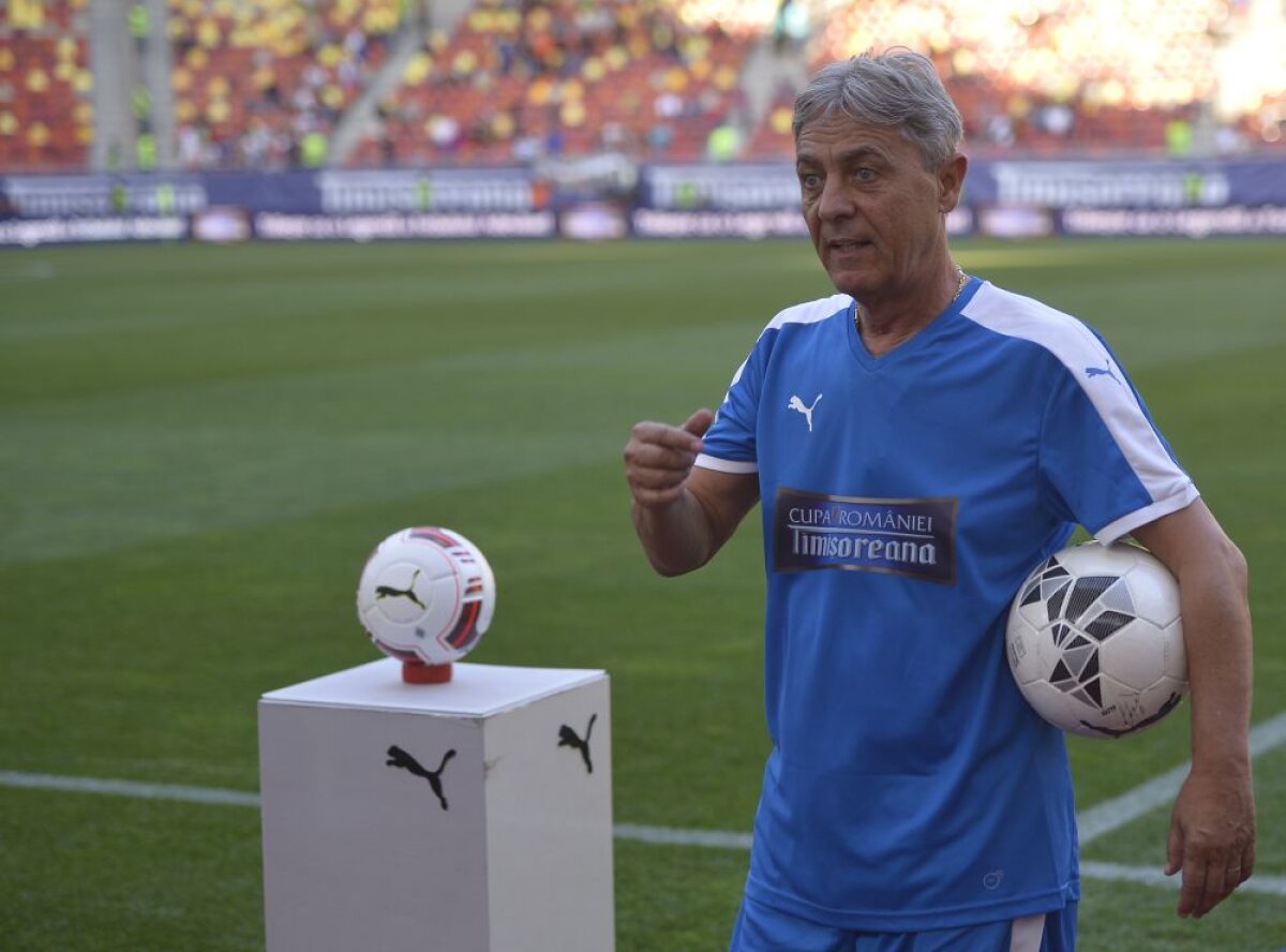 FOTO Spectacol în "Meciul de Legendă" din deschiderea finalei Cupei » Adi Ilie a fost cel mai bun de pe teren