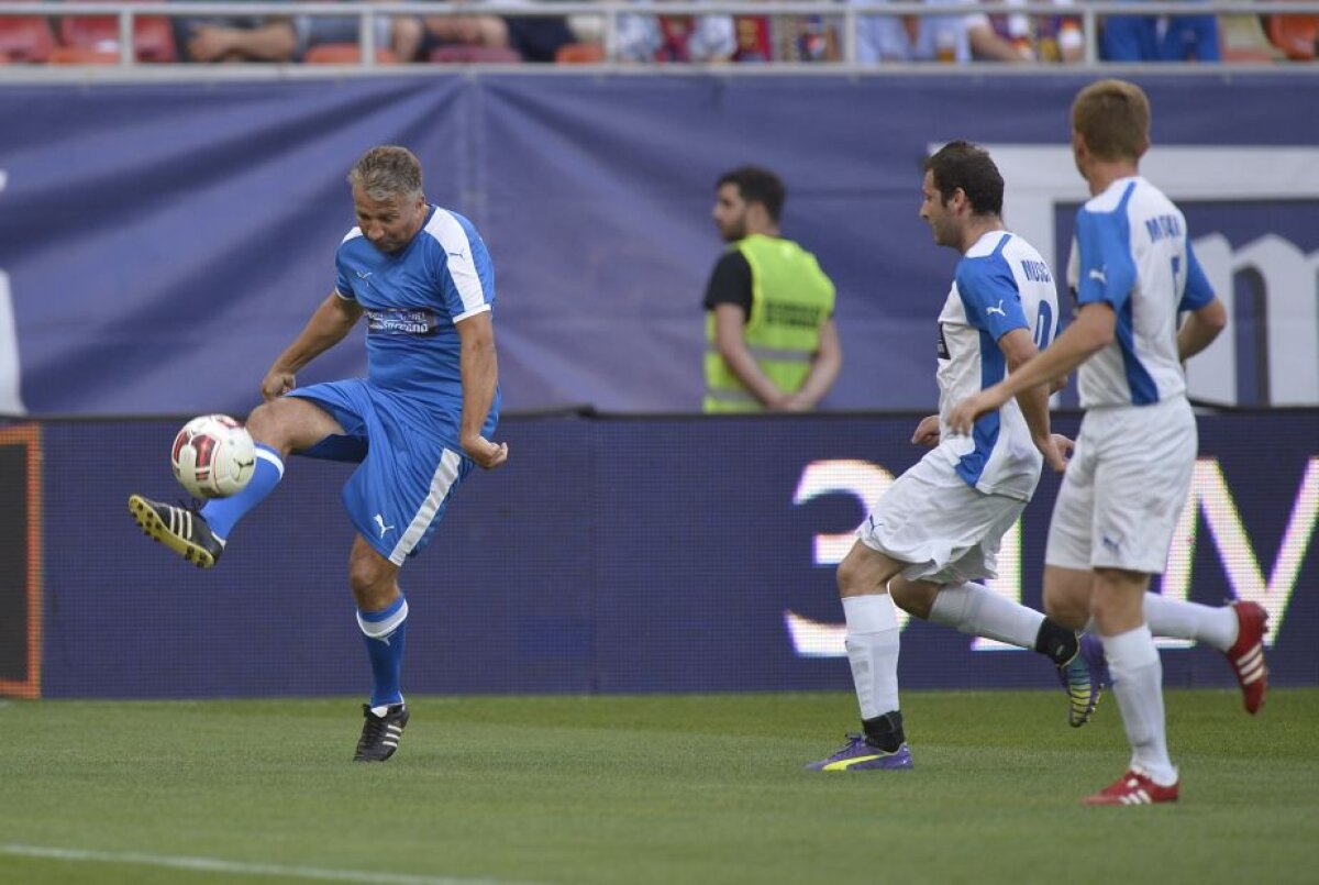 FOTO Pot juca în Liga 1! Legendele au făcut senzaţie pe Naţional Arena înainte de finala Cupei României