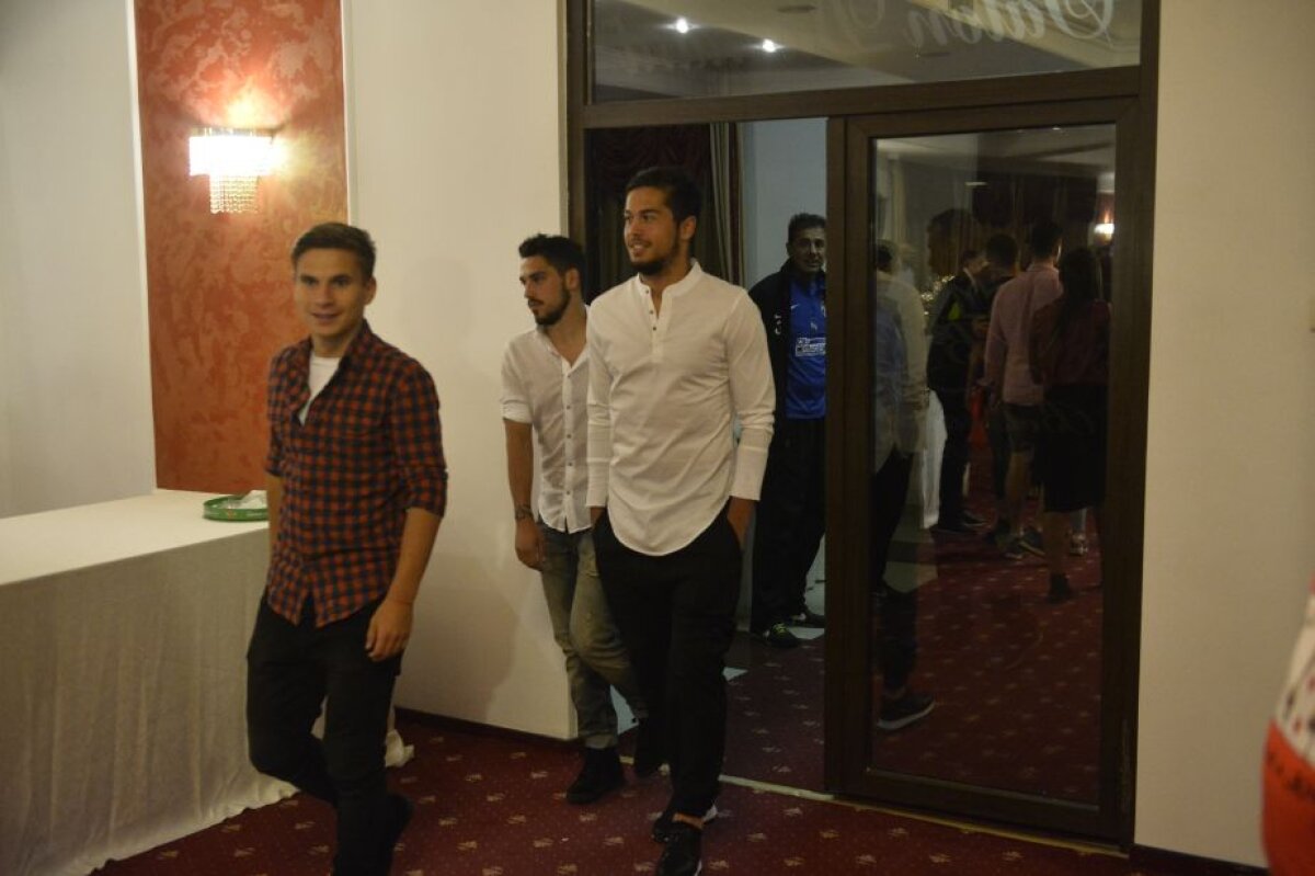 FOTO EXCLUSIV Cum a arătat petrecerea campionilor » Aici sînt toate imaginile cu Gâlcă și compania