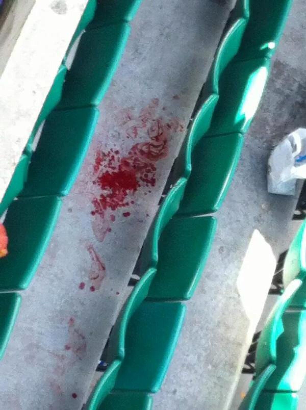 VIDEO Moment terifiant la Roland Garros » O bucată din arenă a căzut peste spectatori!