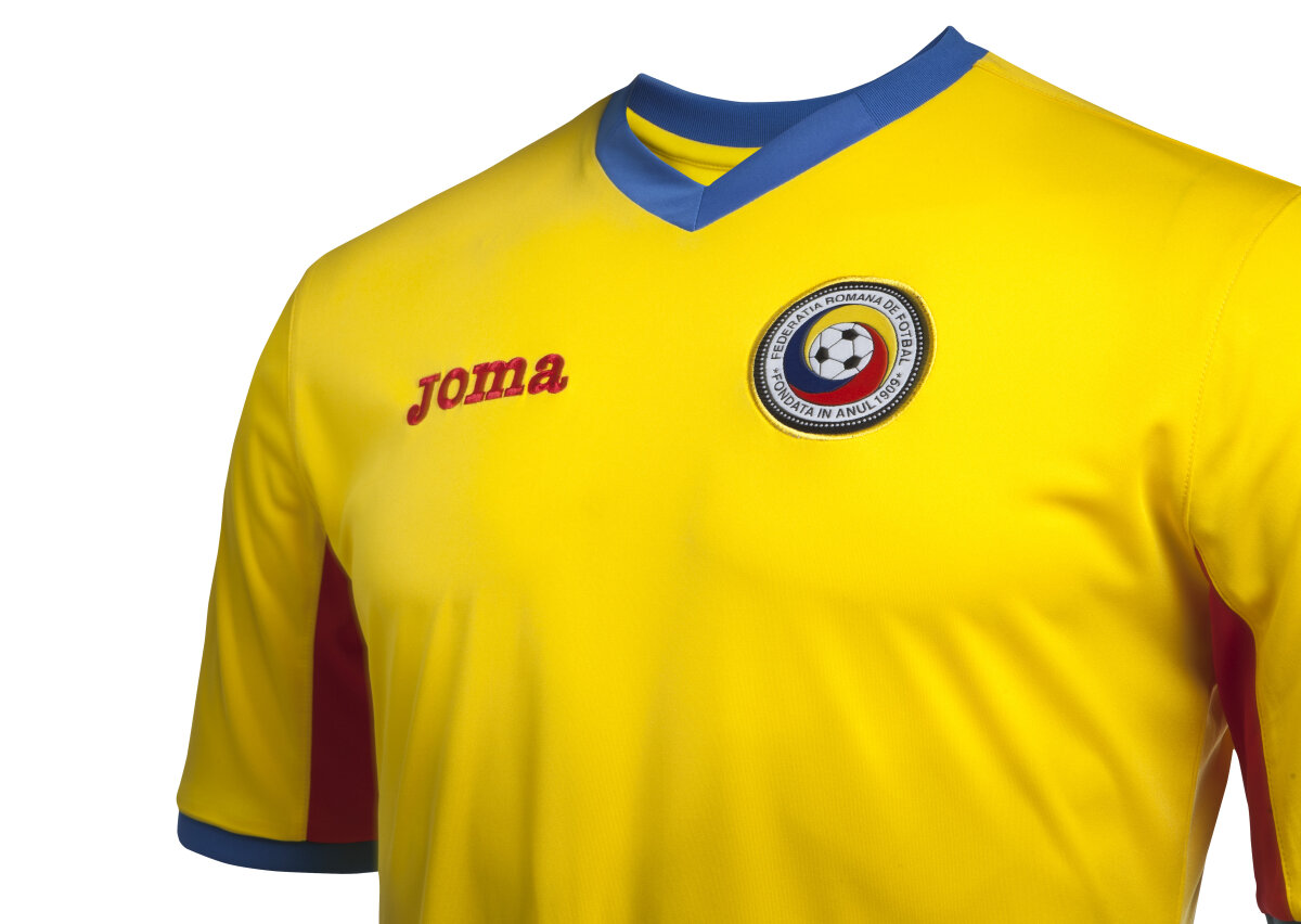FOTO+VIDEO Prezentare oficială: noul echipament al naţionalei, după trecerea de la Adidas la Joma. Cum ți se pare? 