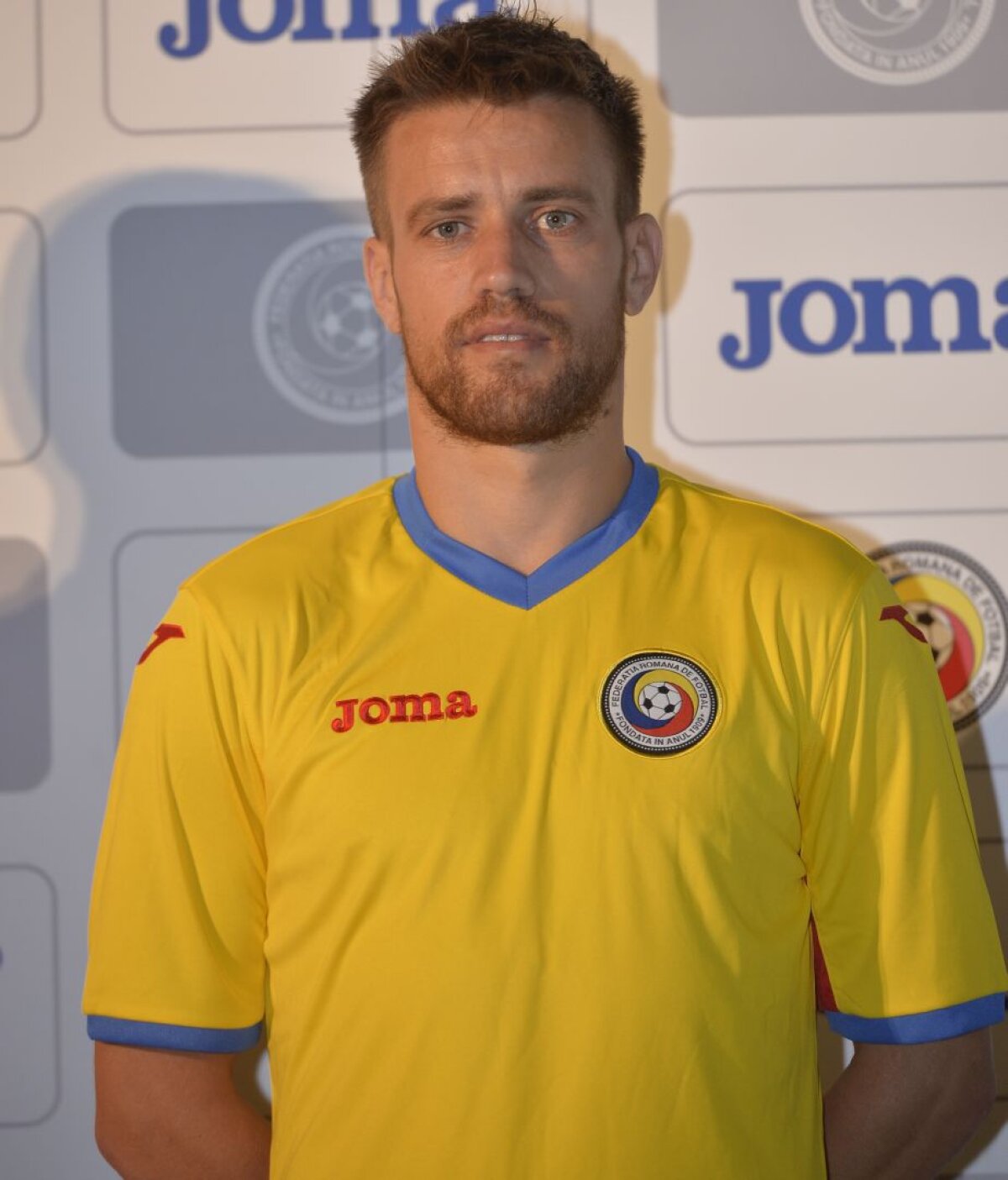 FOTO+VIDEO Prezentare oficială: noul echipament al naţionalei, după trecerea de la Adidas la Joma. Cum ți se pare? 