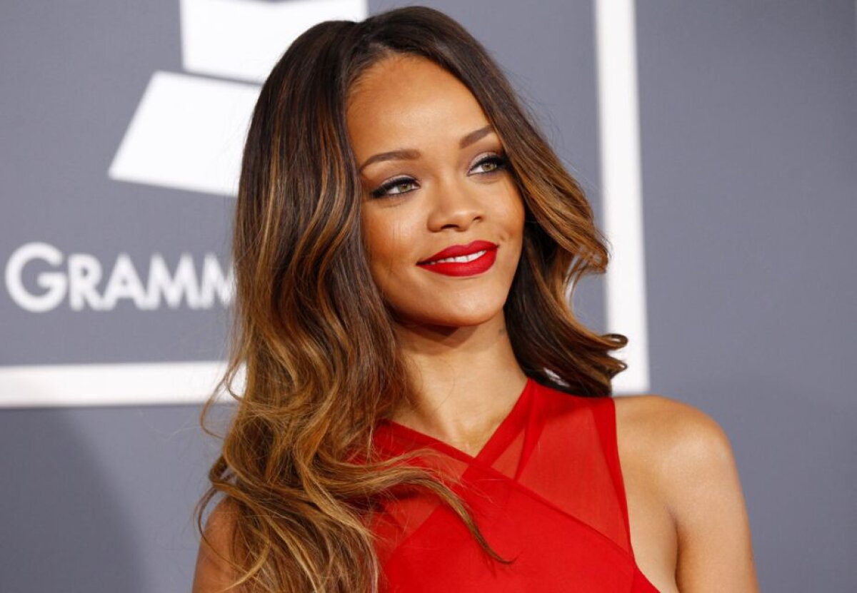 FOTO Au fost surprinşi de paparazzi » Rihanna şi-a petrecut noaptea cu un star de la Real Madrid