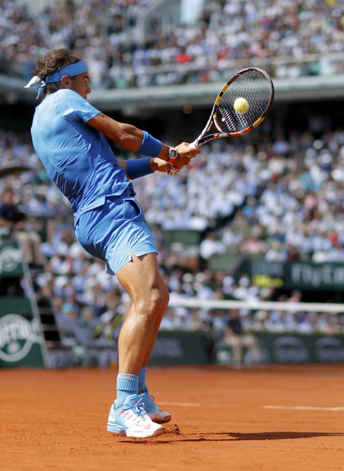 FOTO şi VIDEO » Regele a căzut! Djokovici l-a demolat pe Nadal în sferturile de finală de la Roland Garros! E al doilea jucător care îl bate pe spaniol pe zgura de la Paris