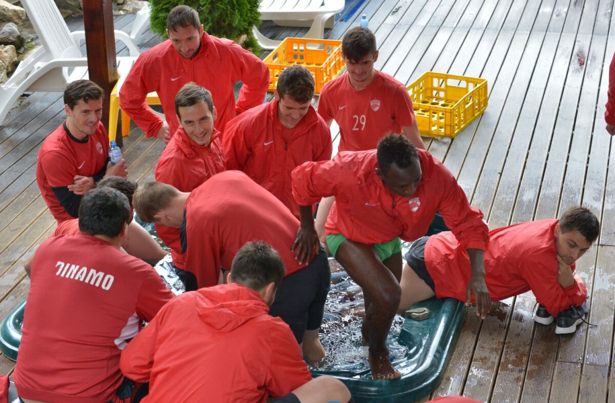 Cantonament la han » Mirel Rădoi își începe cariera de antrenor cu doar 11 jucători în lot