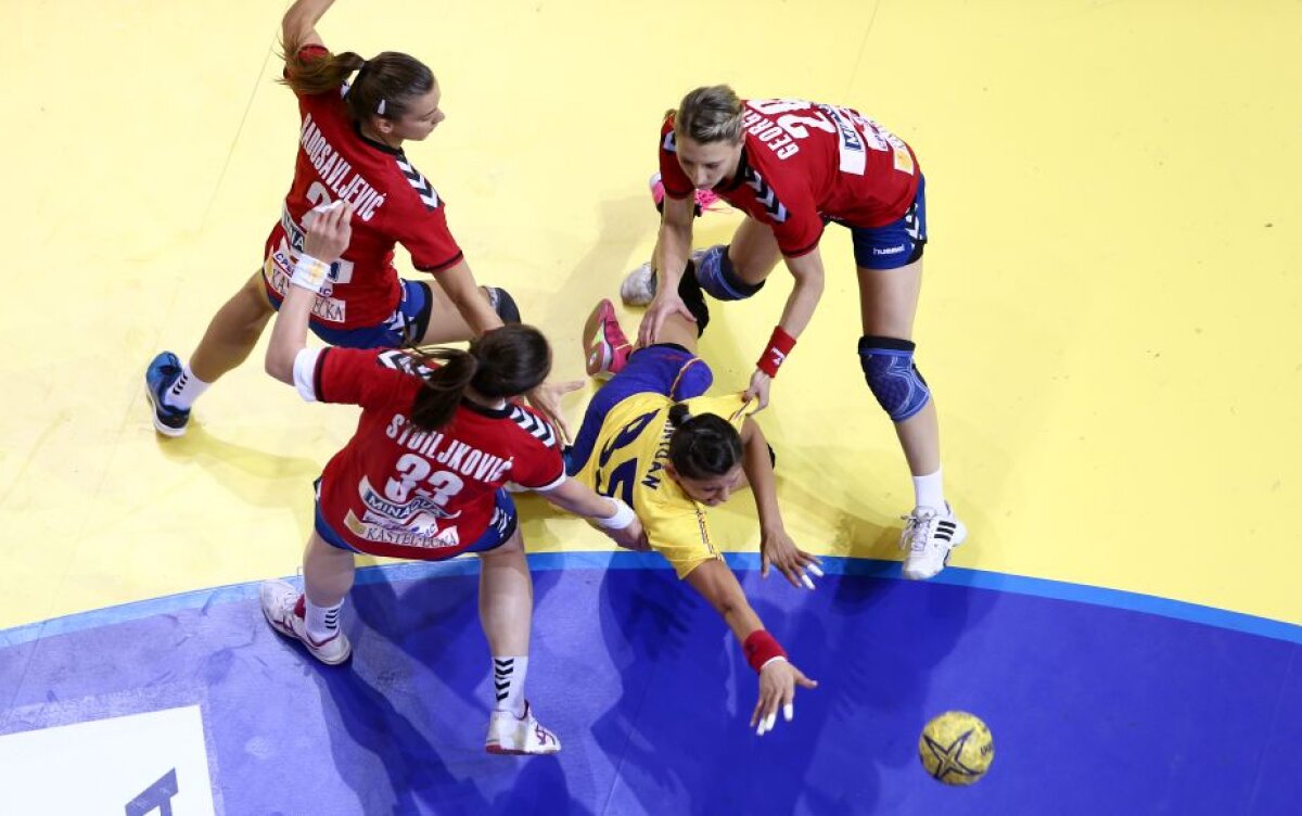 FOTO Cu un pas la Campionatul Mondial » România învinge Serbia, 32-26, în deplasare și e 90% calificată