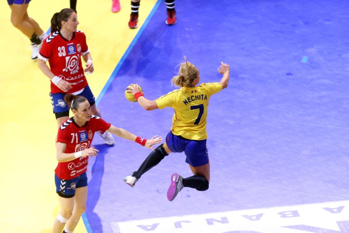 FOTO Cu un pas la Campionatul Mondial » România învinge Serbia, 32-26, în deplasare și e 90% calificată
