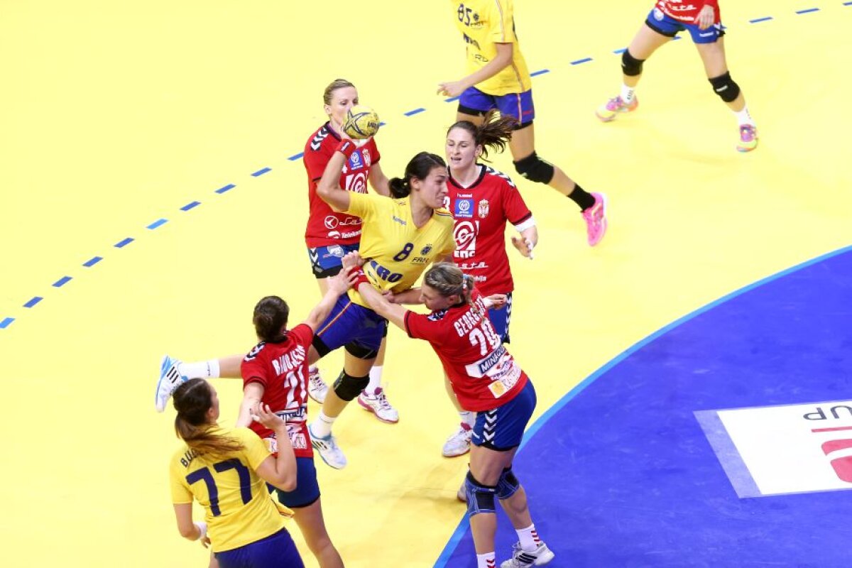 FOTO Cu un pas la Campionatul Mondial » România învinge Serbia, 32-26, în deplasare și e 90% calificată