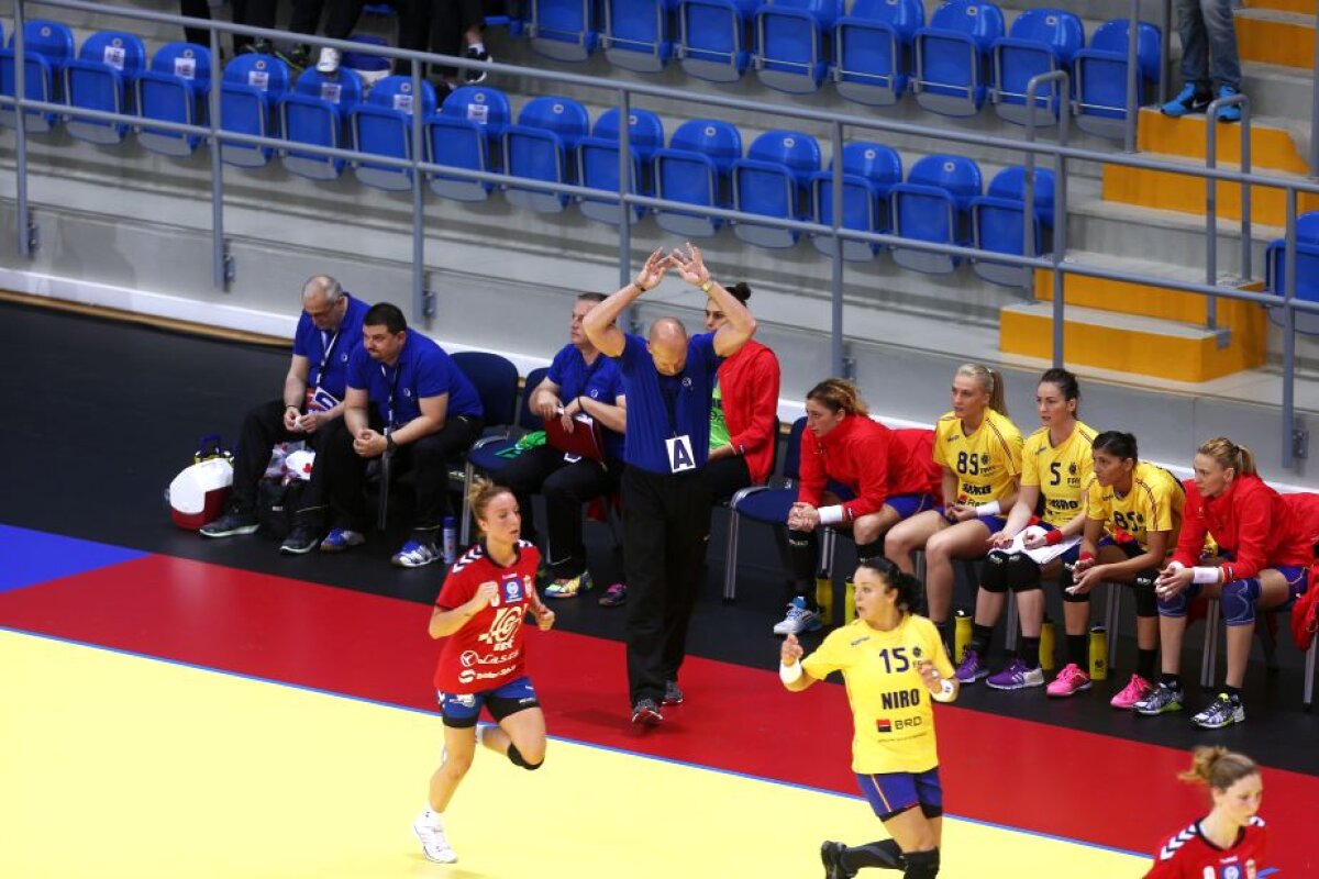 FOTO Cu un pas la Campionatul Mondial » România învinge Serbia, 32-26, în deplasare și e 90% calificată