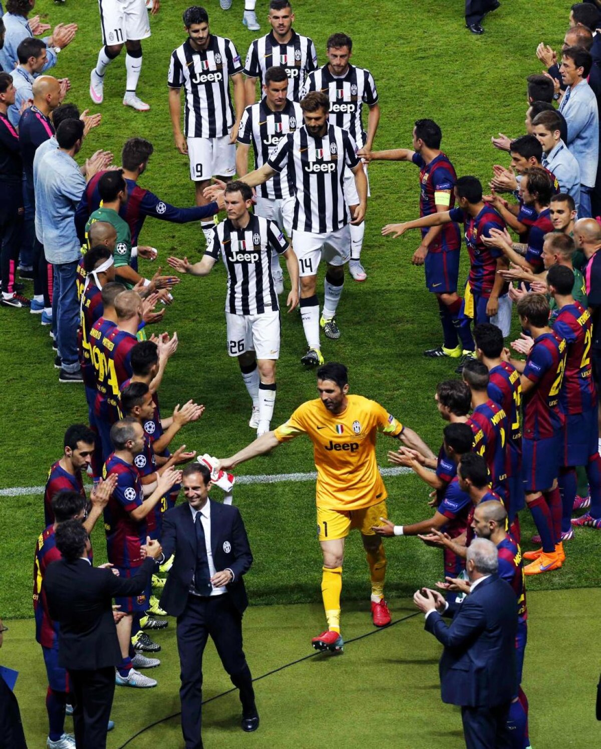 VIDEO + FOTO "Una manita" pentru Barcelona » Catalanii trec de Juventus, scor 3-1, şi cîştigă finala Ligii Campionilor pentru a 5-a oară