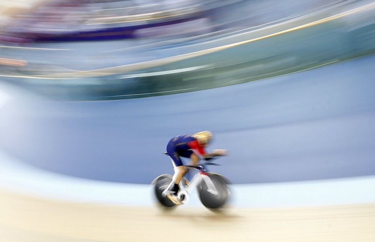 Sir Bradley Wiggins a spulberat Recordul Orei în ciclism! Dar întrebarea rămîne: cît rezistă?