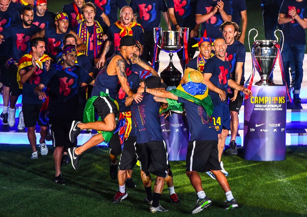McDrive-ul fericirii » Neymar, Suarez şi Messi au făcut show în autocarul cu etaj al campionilor Barcelonei