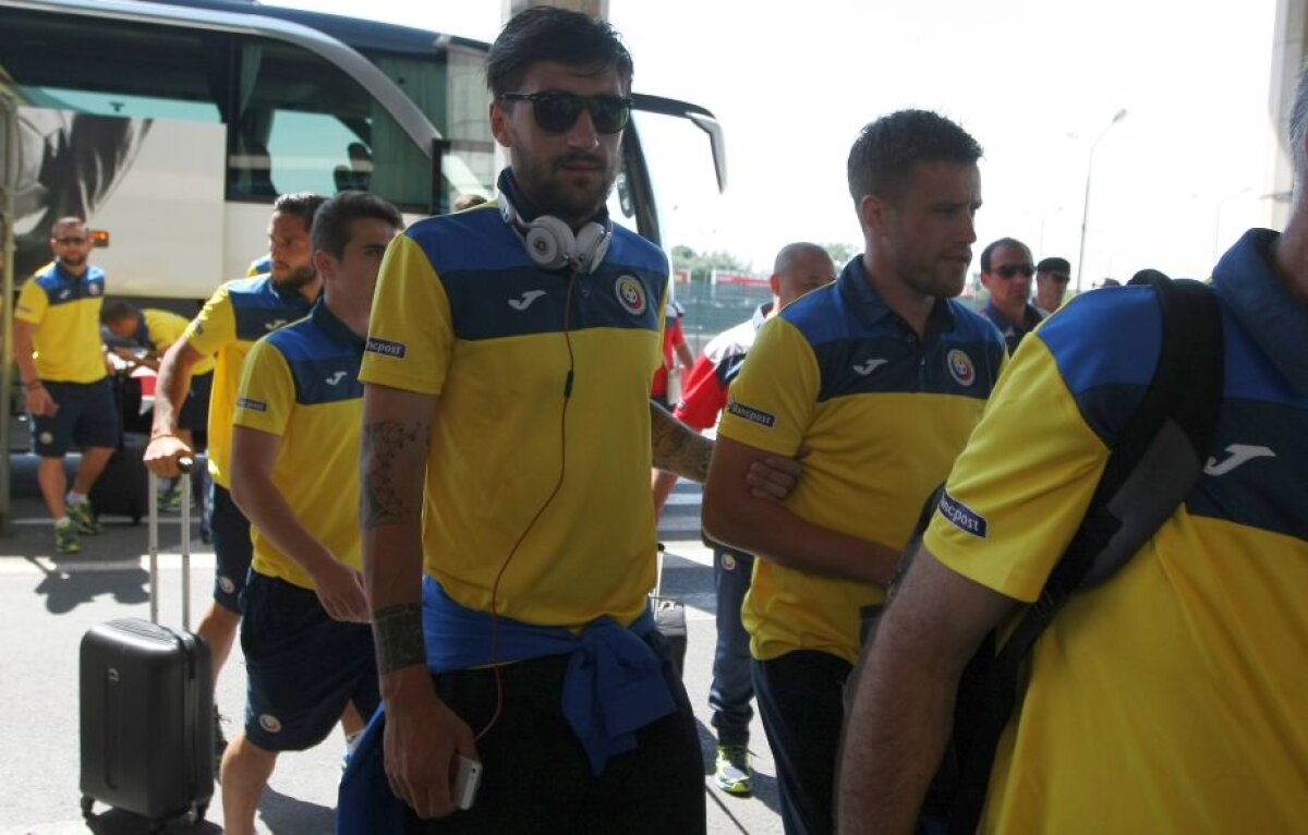 EXCLUSIV FOTO De-a rîsu'-plînsu' » "Tricolori" disperați în avion înainte de decolarea spre Irlanda de Nord: "Se sufocau"