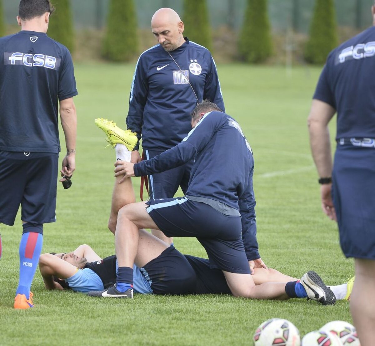 GALERIE FOTO Ziua a treia la Săcele » Primele emoţii pentru Rădoi: un stelist a ieșit accidentat din antrenament