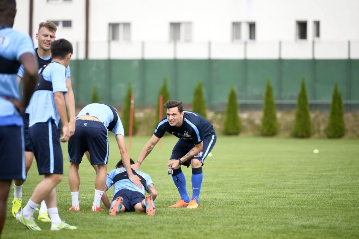 GALERIE FOTO Ziua a treia la Săcele » Primele emoţii pentru Rădoi: un stelist a ieșit accidentat din antrenament