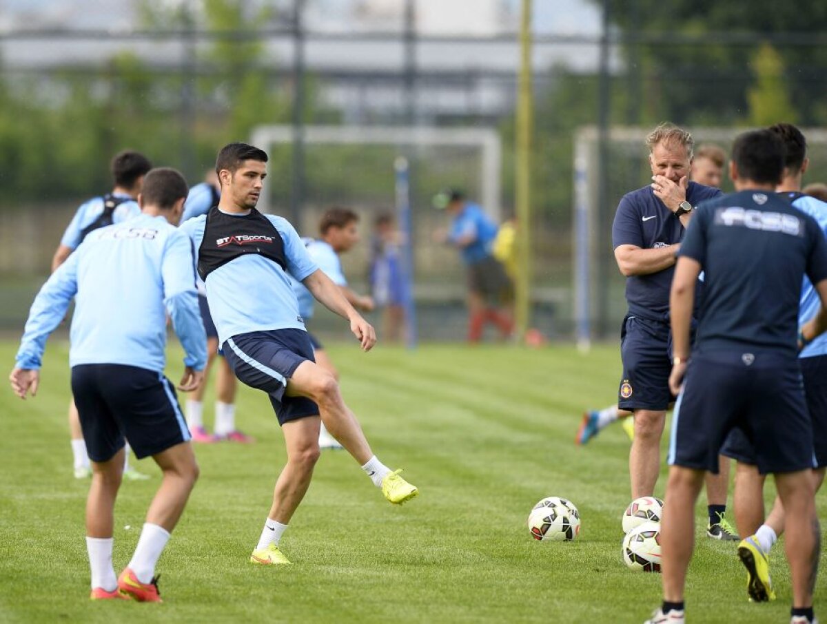 GALERIE FOTO Ziua a treia la Săcele » Primele emoţii pentru Rădoi: un stelist a ieșit accidentat din antrenament