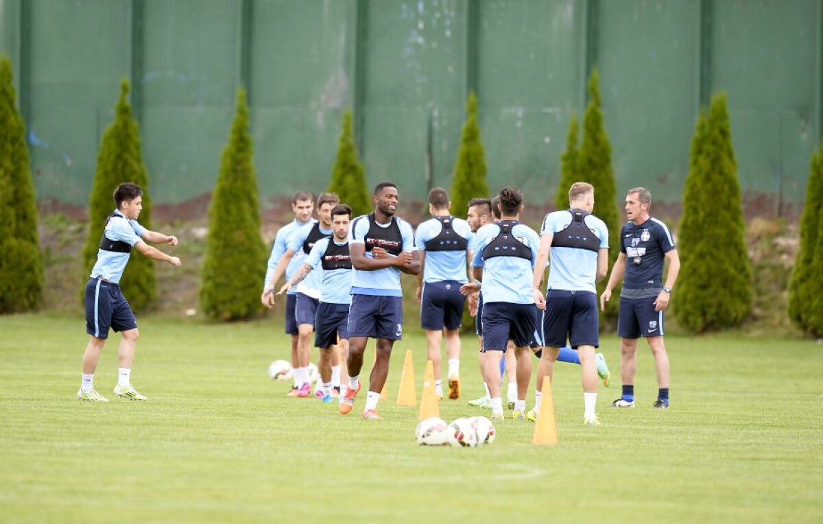 GALERIE FOTO Ziua a treia la Săcele » Primele emoţii pentru Rădoi: un stelist a ieșit accidentat din antrenament