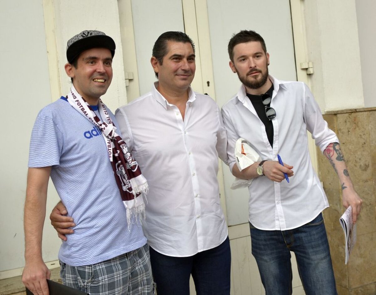 GALERIE FOTO Gloriile rapidiste păstrează viu spiritul giuleştenilor » Reîntîlnire de gală la "Linia 14" 