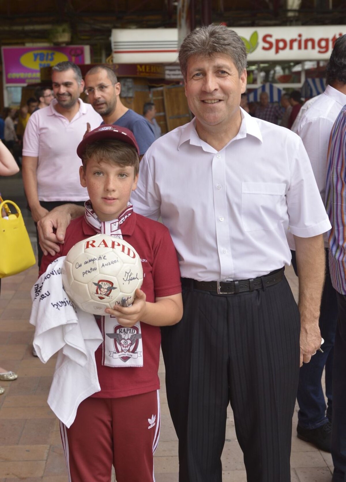 GALERIE FOTO Gloriile rapidiste păstrează viu spiritul giuleştenilor » Reîntîlnire de gală la "Linia 14" 