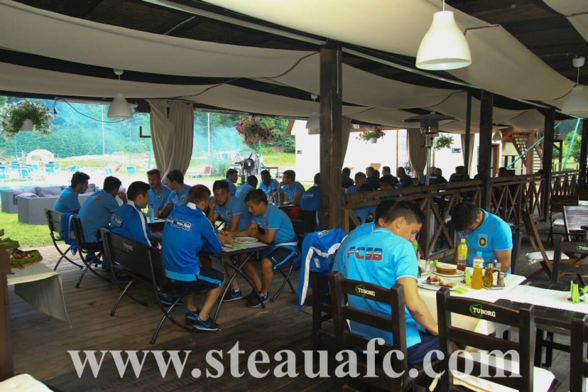 GALERIE FOTO Rădoi i-a dus pe stelişti la han » Cum s-au relaxat campionii