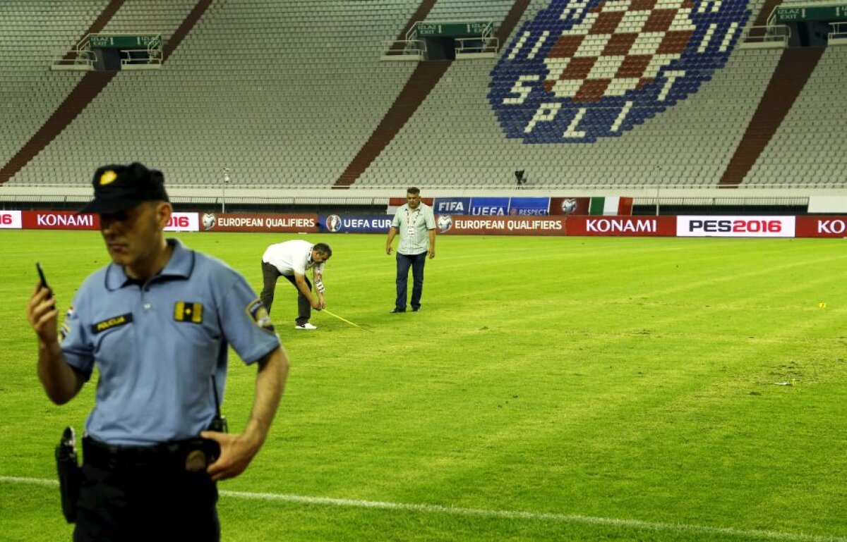 FOTO Șocant! Italienii au fost întîmpinați cu o svastică pe teren