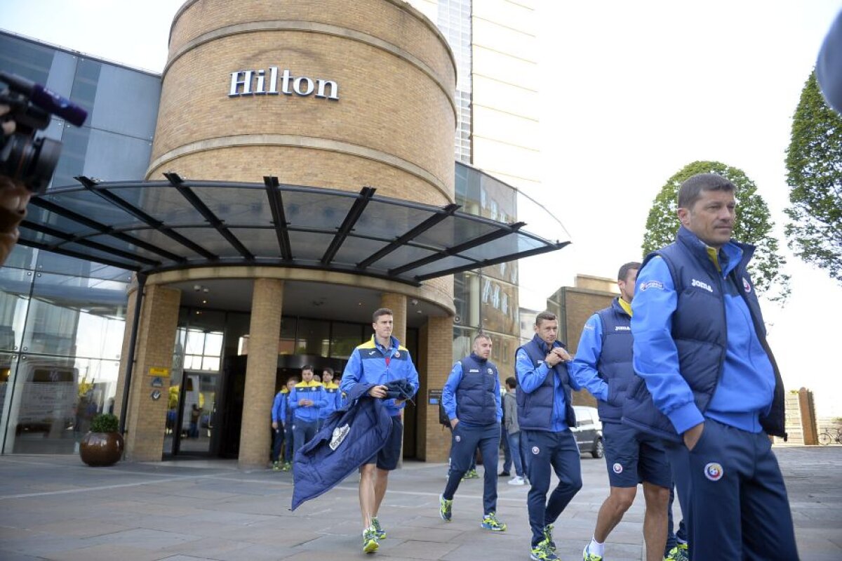 GALERIE FOTO Naționala României s-a relaxat într-un parc din Belfast » EXCLUSIV Fanii români au sărit la gîtul FRF: "Au dat biletele cum au vrut ei"