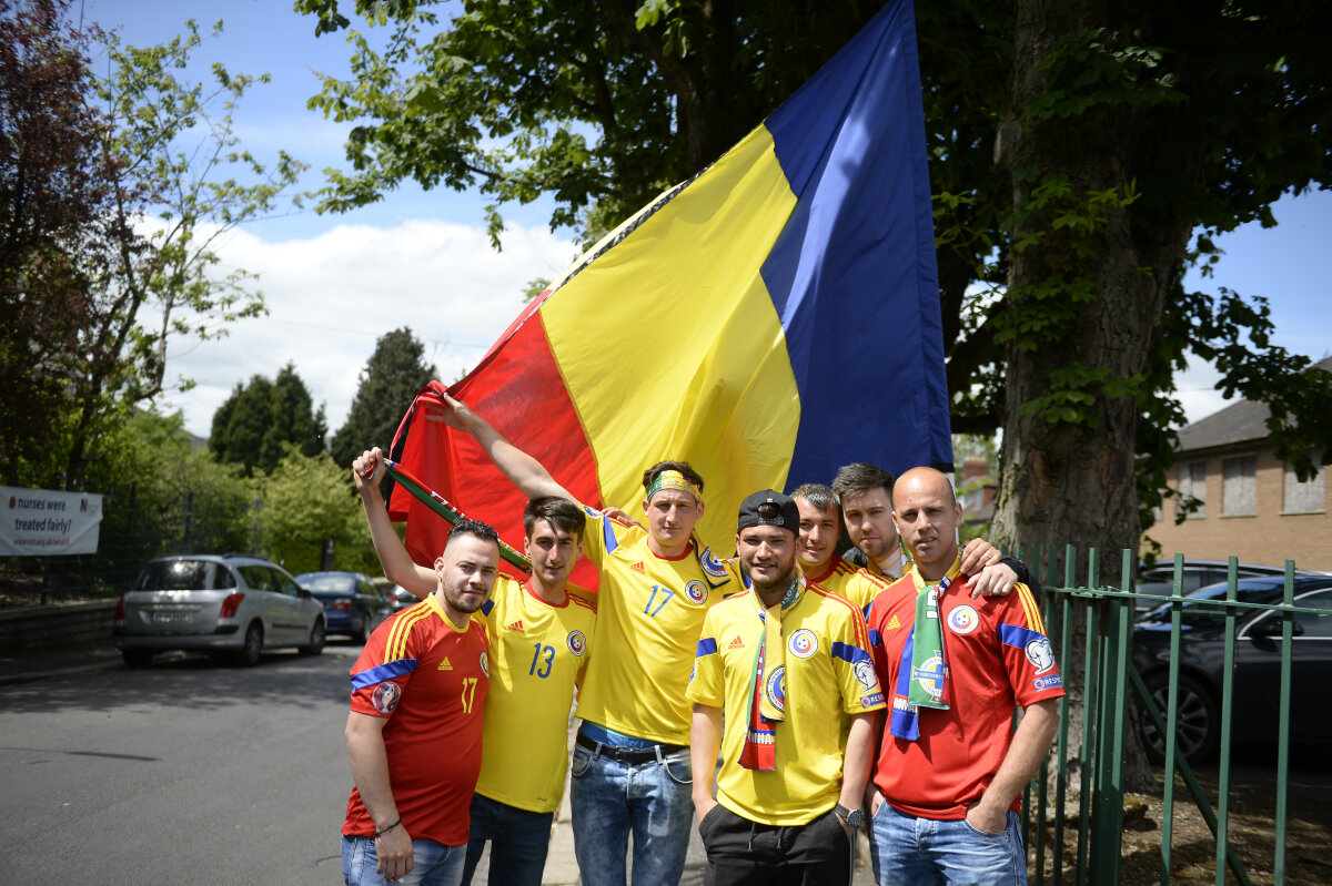 GALERIE FOTO Naționala României s-a relaxat într-un parc din Belfast » EXCLUSIV Fanii români au sărit la gîtul FRF: "Au dat biletele cum au vrut ei"