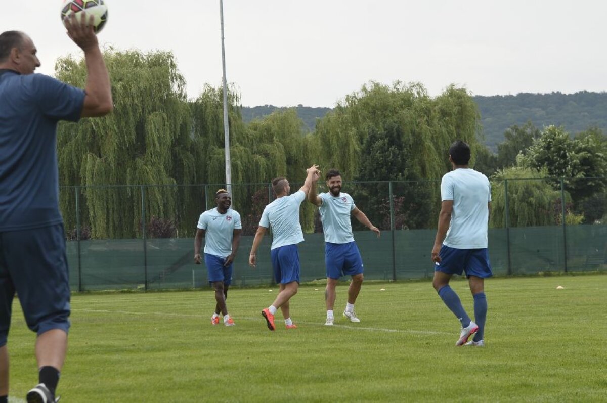 GALERIE FOTO Dan Petrescu, achizițiile și TRX-ul de camuflaj » Imagini inedite de la antrenamentul mureșenilor