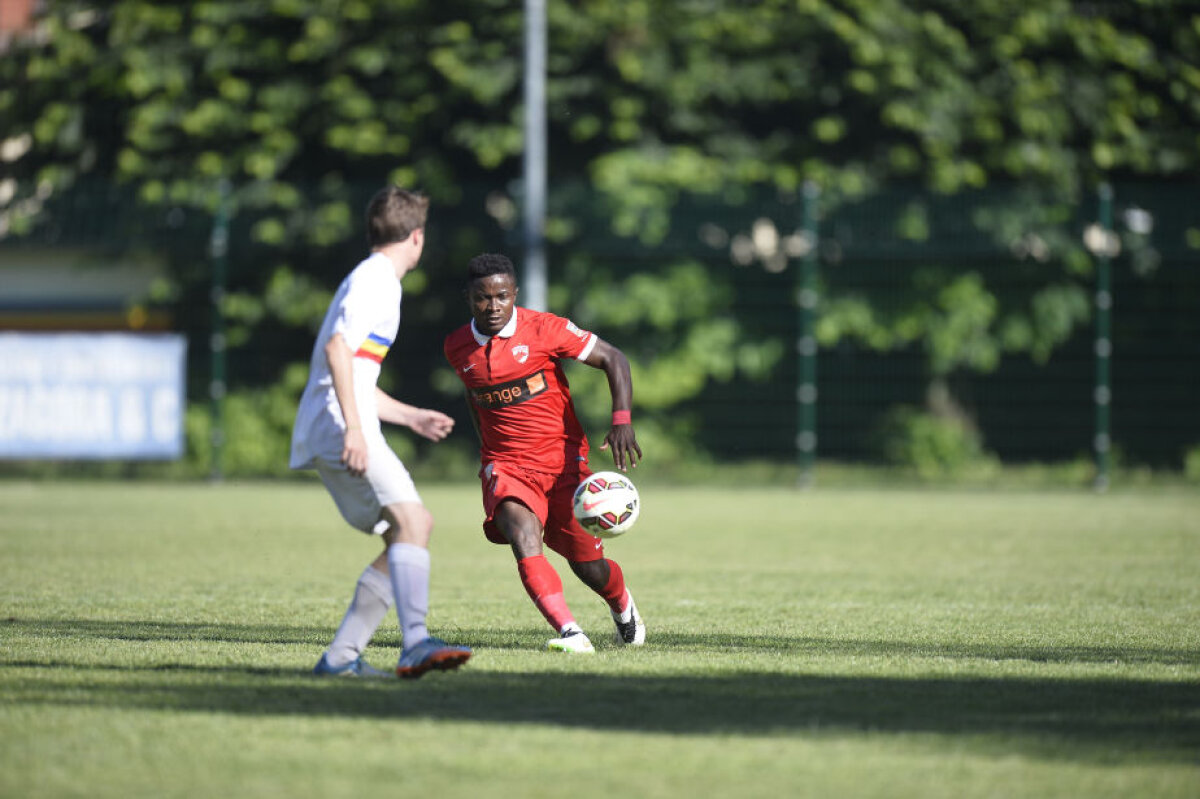 FOTO Victorie la scor pentru puştii "cîinilor" » Dinamo a început cu dreptul cantonamentul din Italia, 10-2 cu Verbania Calcio