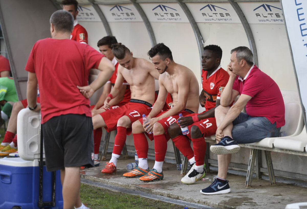 FOTO Victorie la scor pentru puştii "cîinilor" » Dinamo a început cu dreptul cantonamentul din Italia, 10-2 cu Verbania Calcio