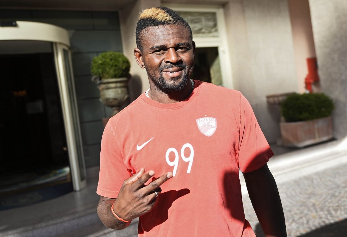 "Cîine roşu" cu creastă aurie » Feussi a ajuns la Dinamo. Cum îi caracterizează un fost antrenor