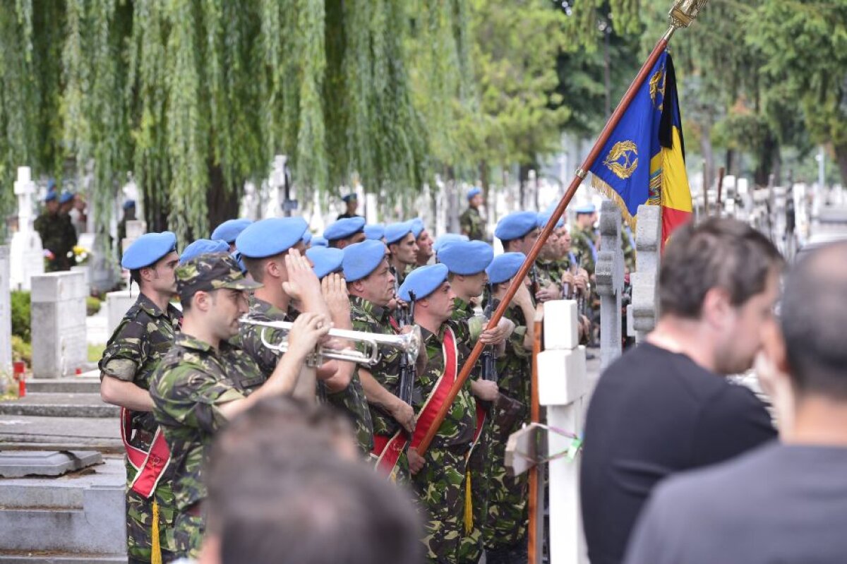 GALERIE FOTO Angelo Niculescu înmormîntat azi cu onoruri militare » Omagiat și de Blatter: "Inventatorul tiki-taka"