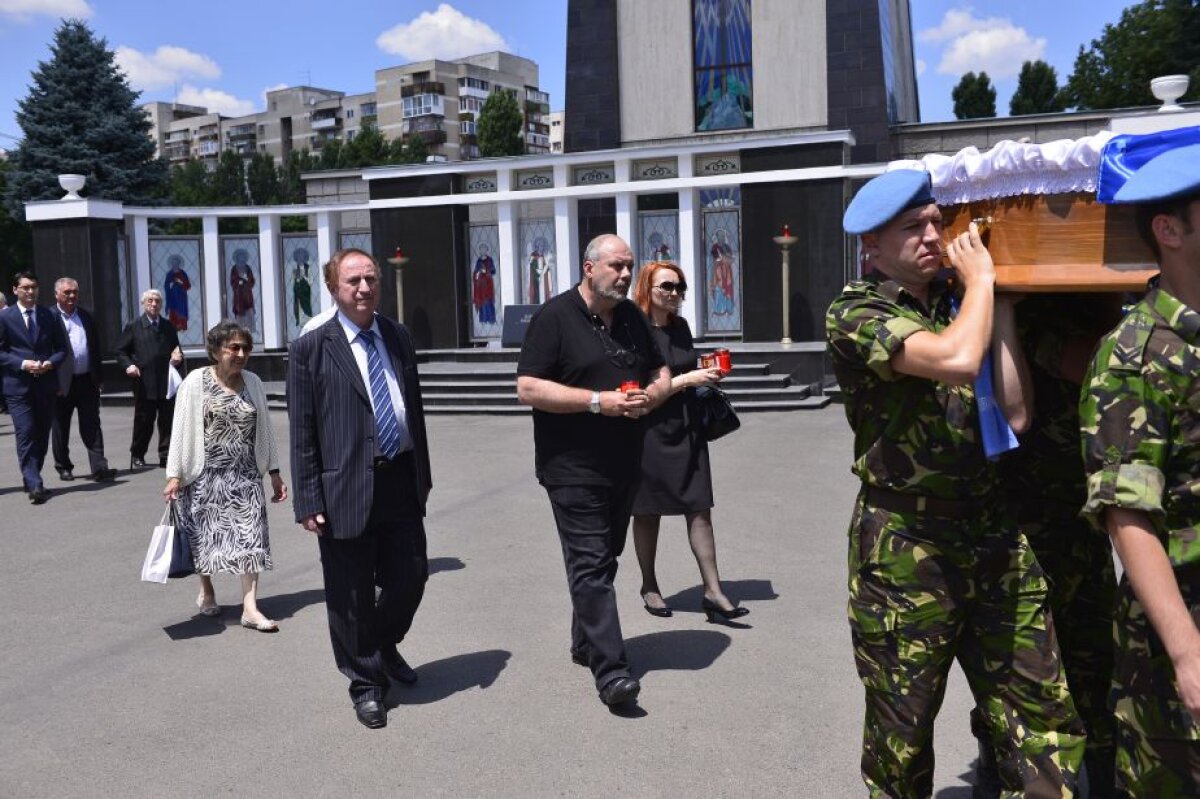GALERIE FOTO Angelo Niculescu înmormîntat azi cu onoruri militare » Omagiat și de Blatter: "Inventatorul tiki-taka"