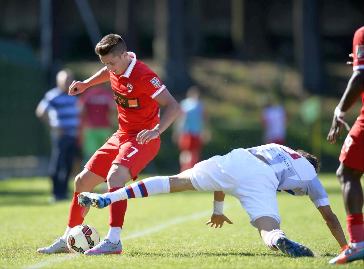 FOTO Dinamo, victorii pe bandă rulantă în cantonamentul din Italia » "Cîinii" au învins FC Chiasso, scor 3-1