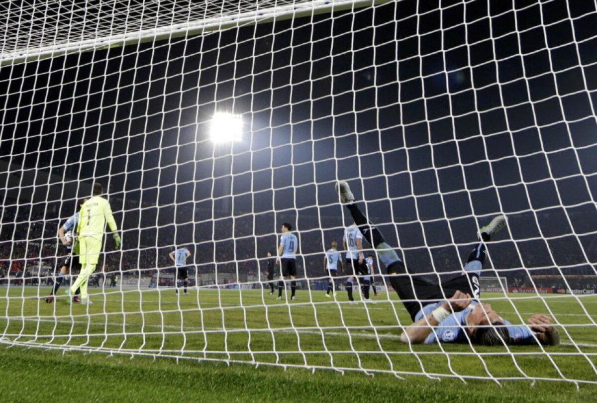 VIDEO și FOTO Chile, prima semifinalistă la Copa America, după 1-0 cu Uruguay » Cavani a văzut roșu după ce a fost provocat cu un gest incredibil 