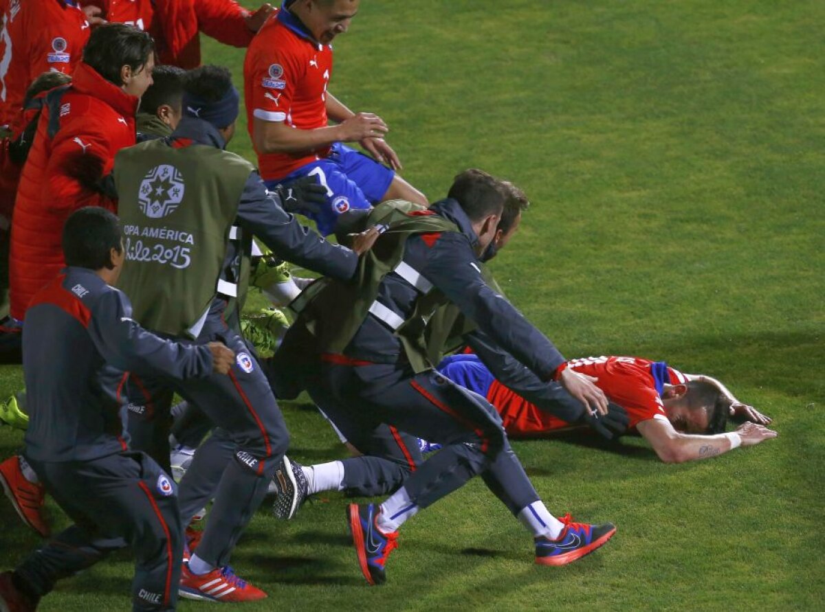 VIDEO și FOTO Chile, prima semifinalistă la Copa America, după 1-0 cu Uruguay » Cavani a văzut roșu după ce a fost provocat cu un gest incredibil 