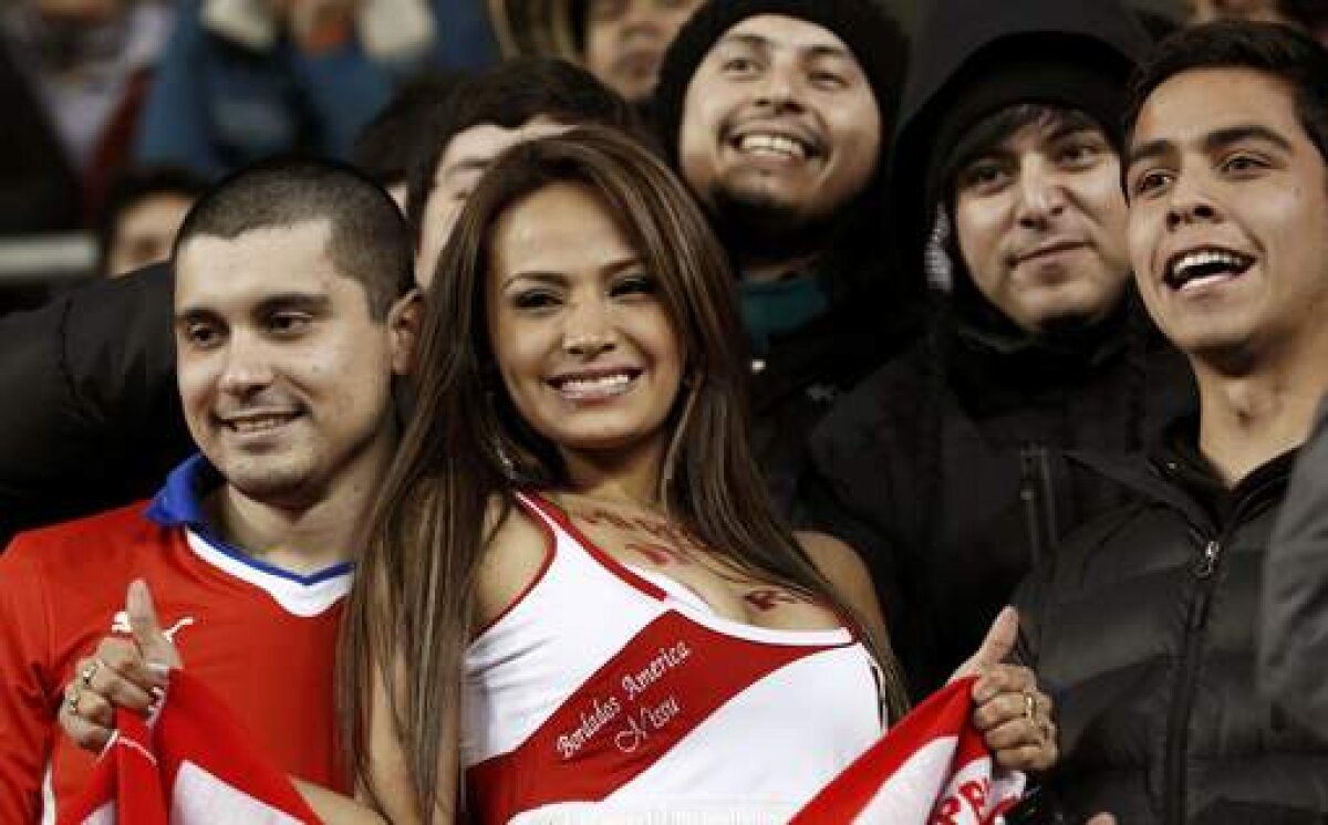 FOTO Decolteul care face furori la Cupa Americii