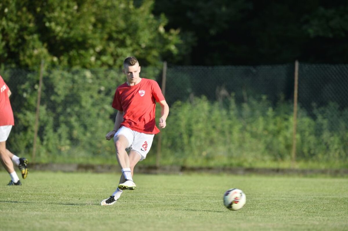 FOTO Vali Lazăr a revenit la Dinamo » Cum s-a comportat mijlocașul la primele antrenamente cu Mircea Rednic