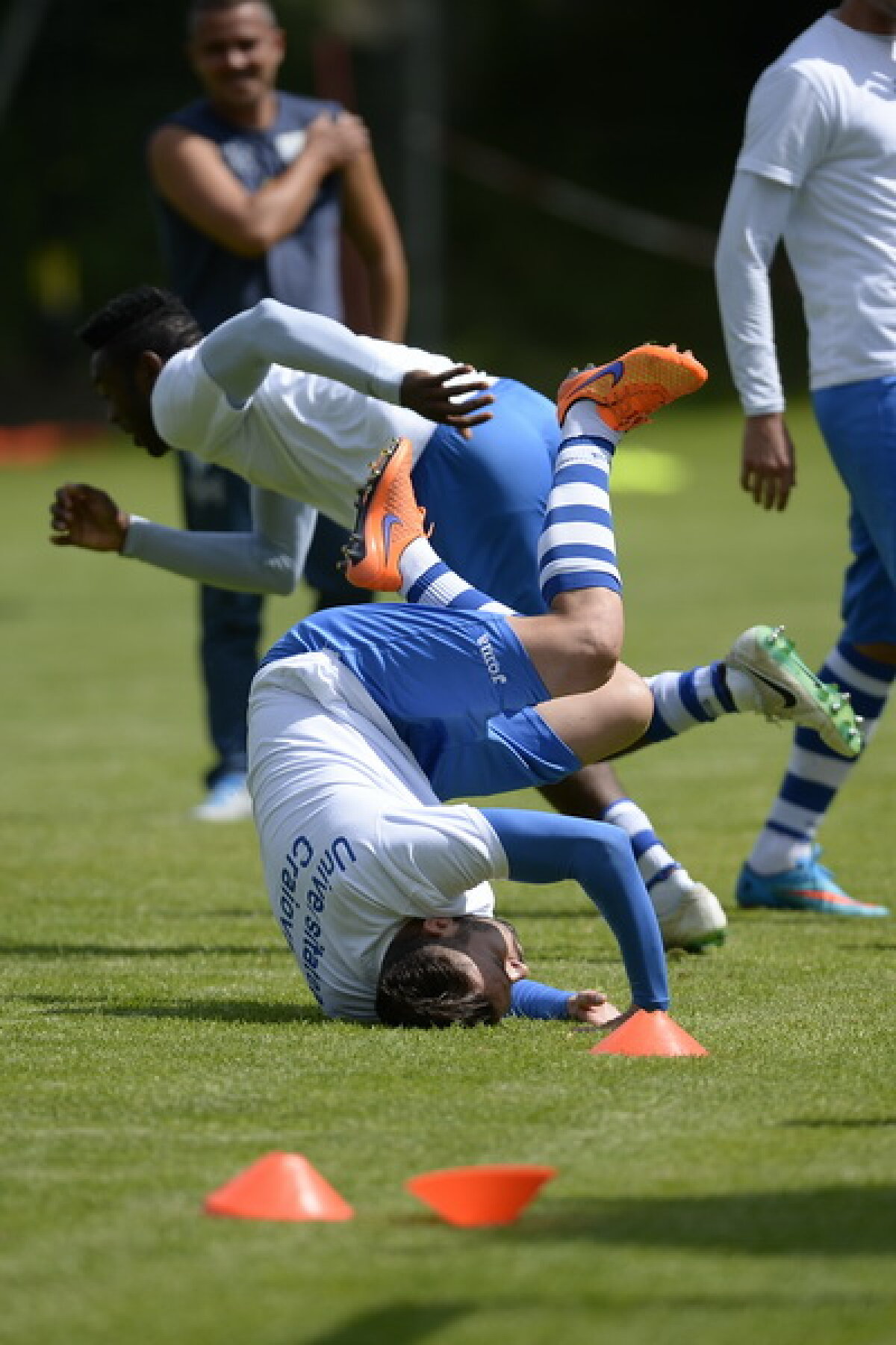 GALERIE FOTO One man show » Sorin Cîrțu face spectacol la antrenamentele Craiovei