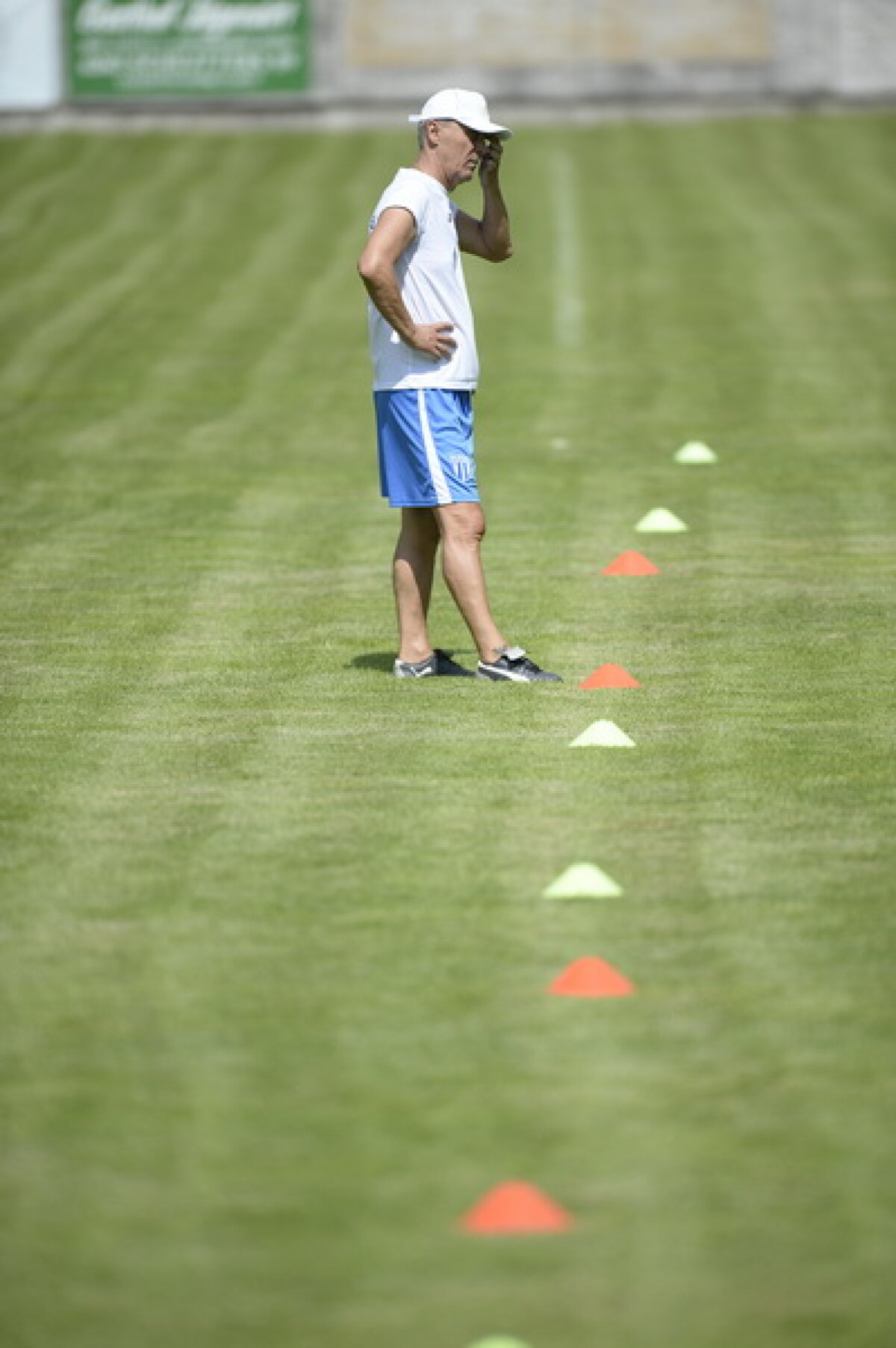 GALERIE FOTO One man show » Sorin Cîrțu face spectacol la antrenamentele Craiovei