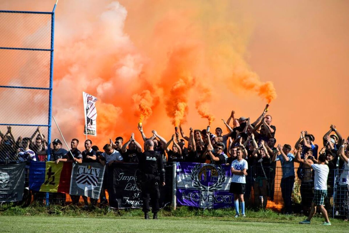 FOTO şi VIDEO Au "aprins" stadionul! » ASU Politehnica Timişoara, echipa suporterilor, a promovat în Liga a 3-a