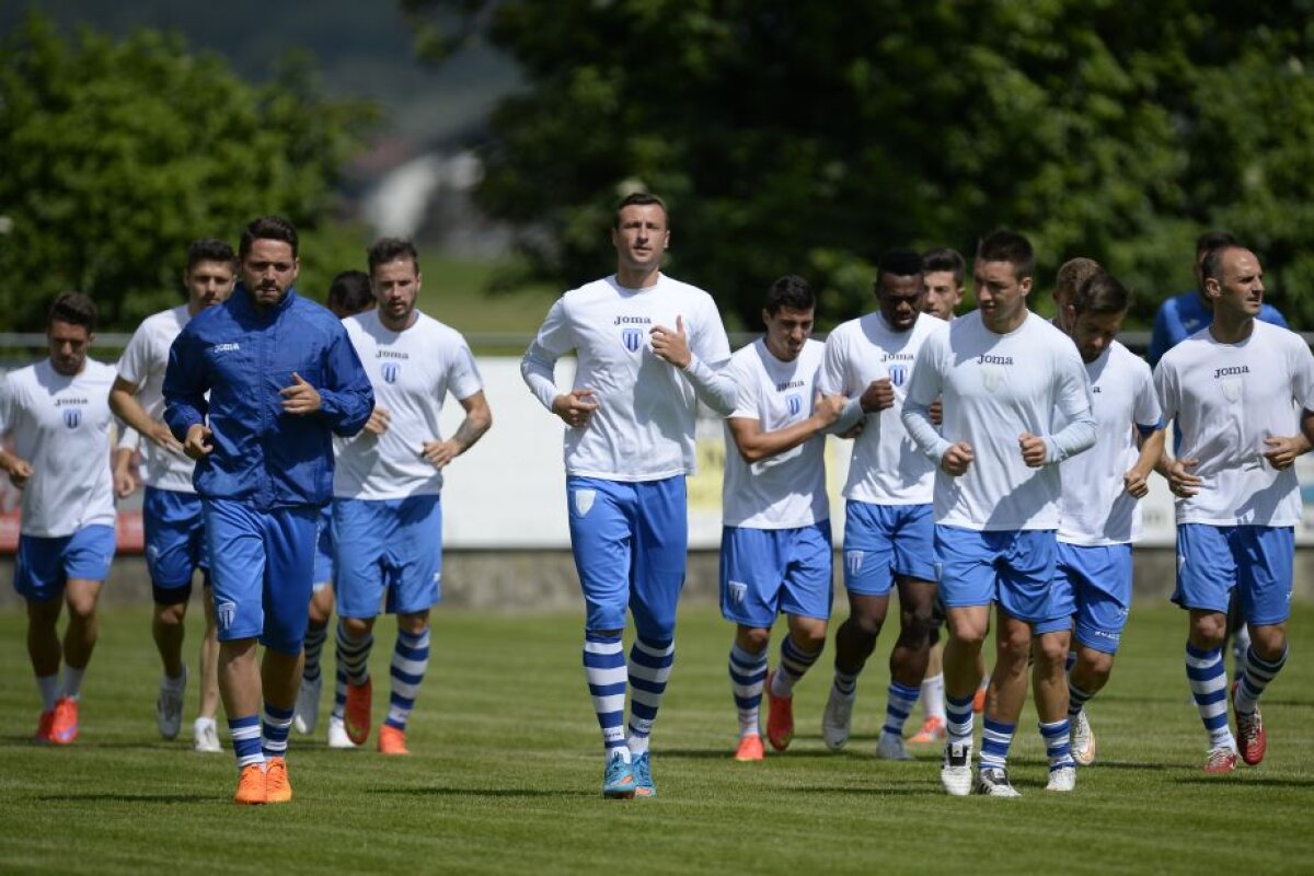 FOTO EXCLUSIV Pregătire după ”manualul Cîrțu” :D » Ai greșit? Treci la șuturi!