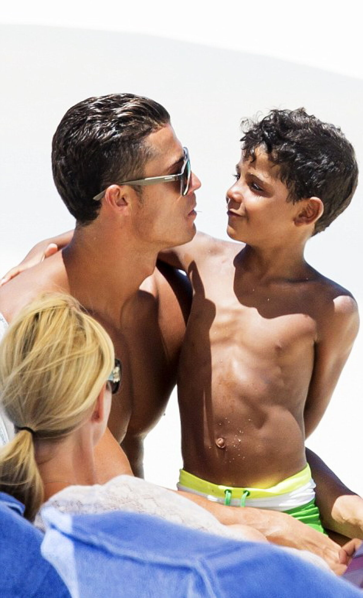 Cristano Ronaldo, super-tăticul sexy!
